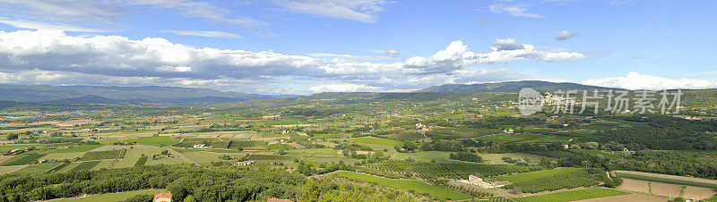 Le Luberon:靠近Lacoste和Bonnieux